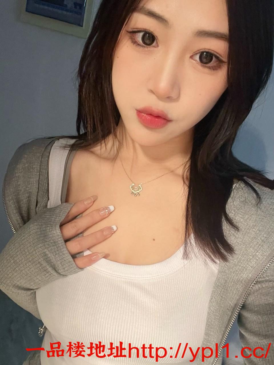 212638f7e5u98f9c4qxrcx.jpg