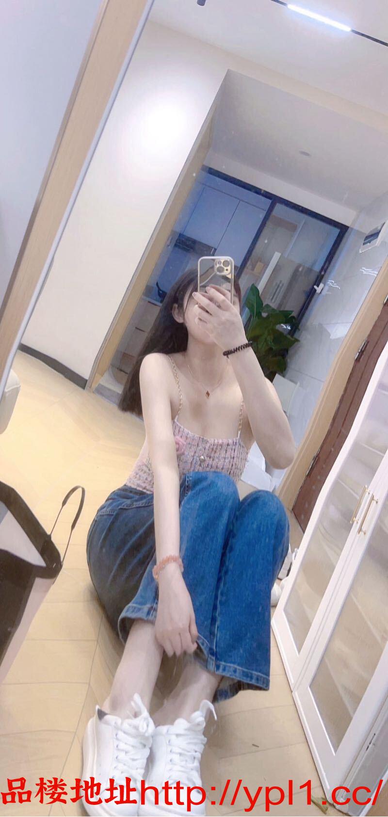 zs08ish88569325.jpg